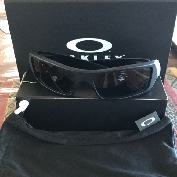 Oakley Gascan Sunglasses - Picture 1 of 2